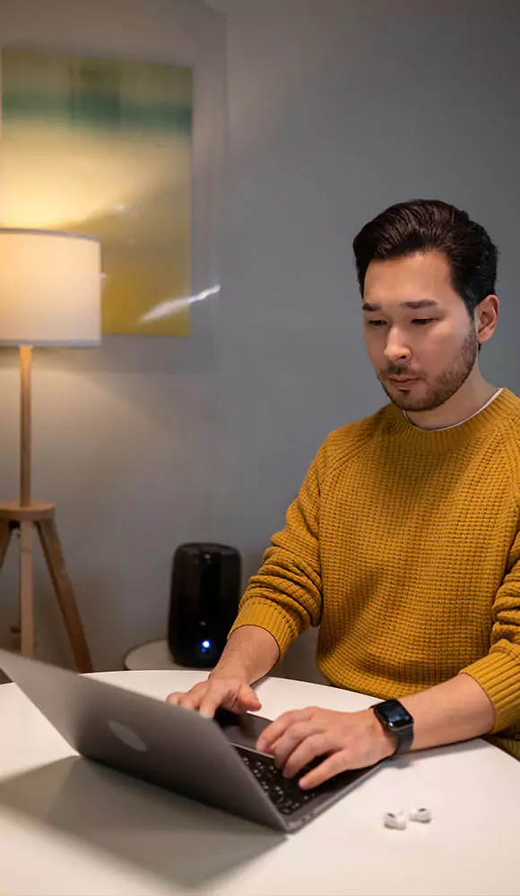 Marketing &<br> Growth